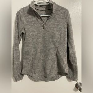 Women’s fleece workout pullover